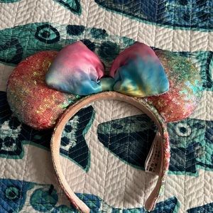 Minnie Mouse ears